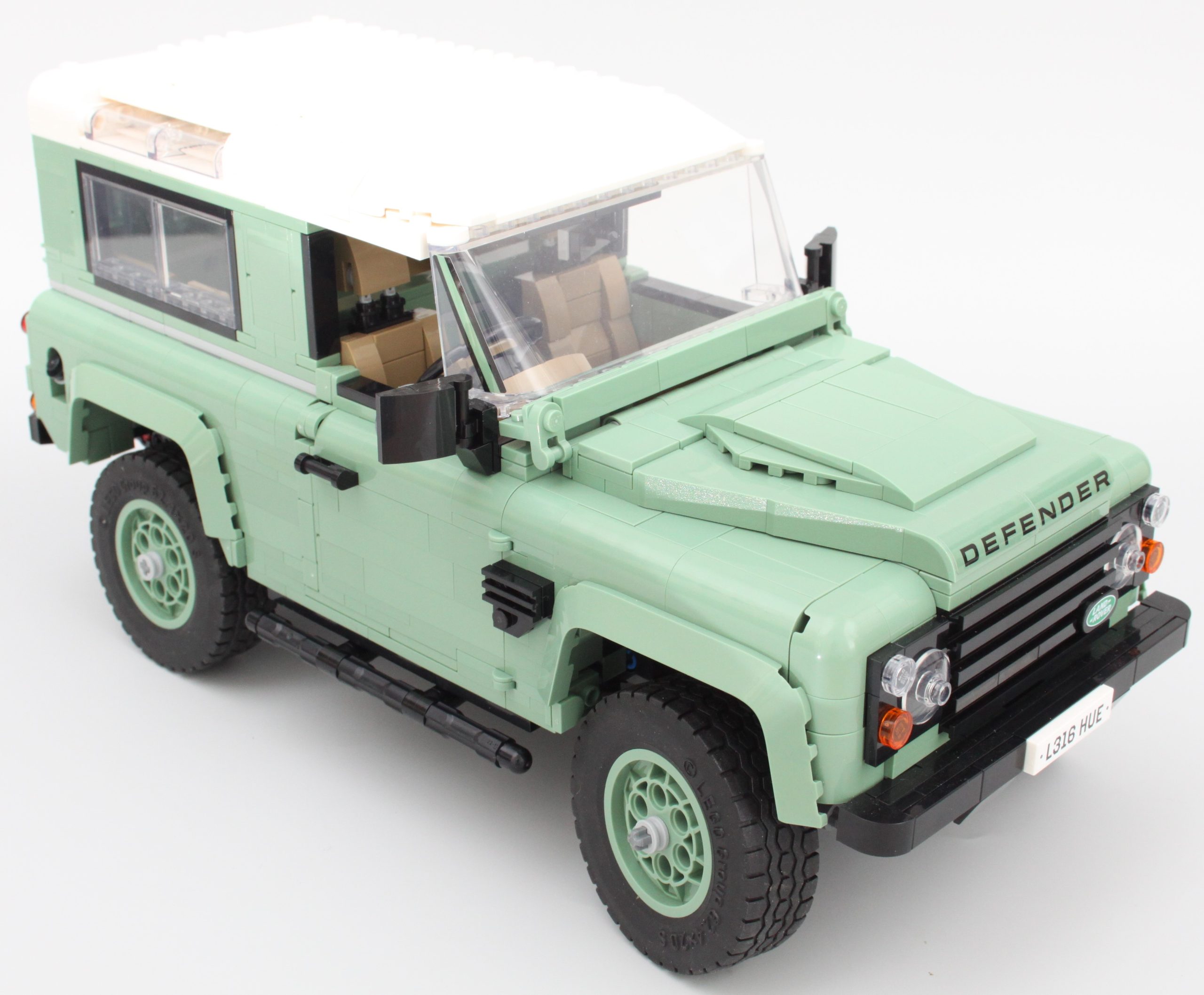 LEGO ICONS 10317 Land Rover Classic Defender 90 review 4 scaled