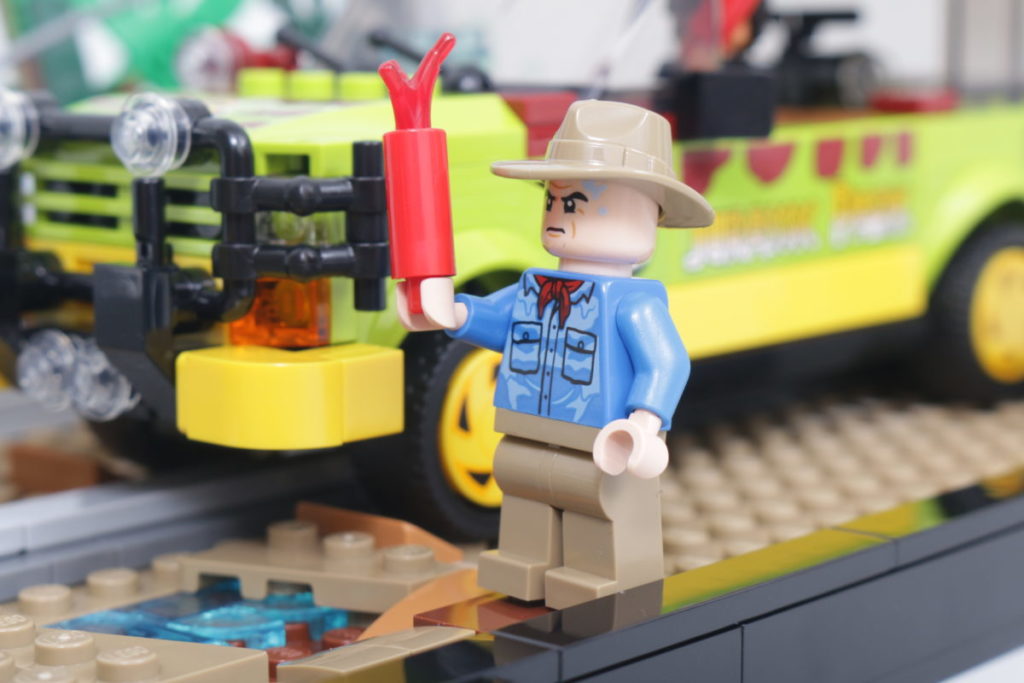 LEGO Jurassic Park 76956 T. rex Breakout review 17 1024x683