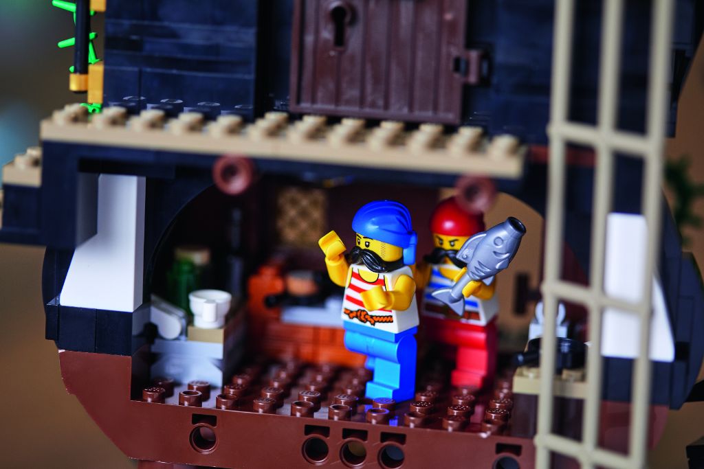 LEGO Ideas 21322 Pirates of Barracuda Bay 48