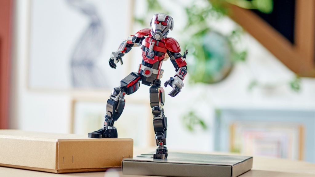 LEGO Marvel 76256 Ant Man Construction Figure lifestyle featured 1024x576