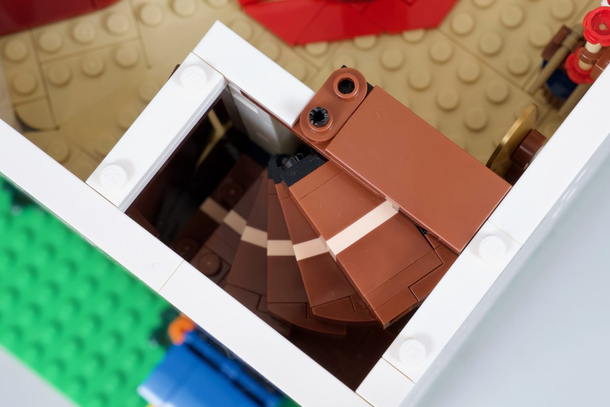 LEGO Icons 11371 Shopping Street review 37 1200x800