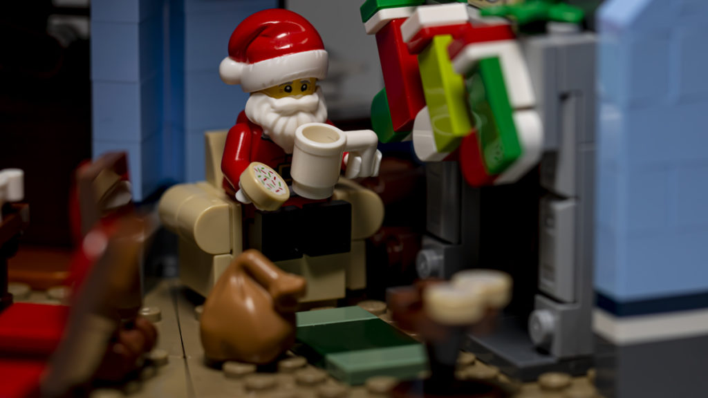 LEGO for adults 10293 Santas Visit FEATURED MAIN resize 1024x576