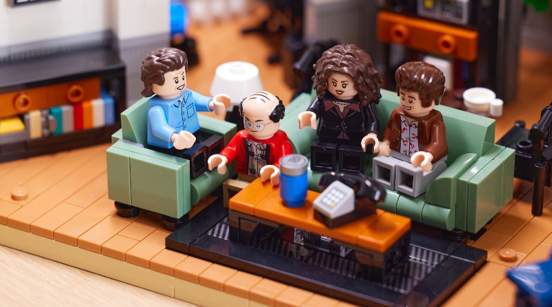 LEGO Ideas 21328 Seinfeld featured 1