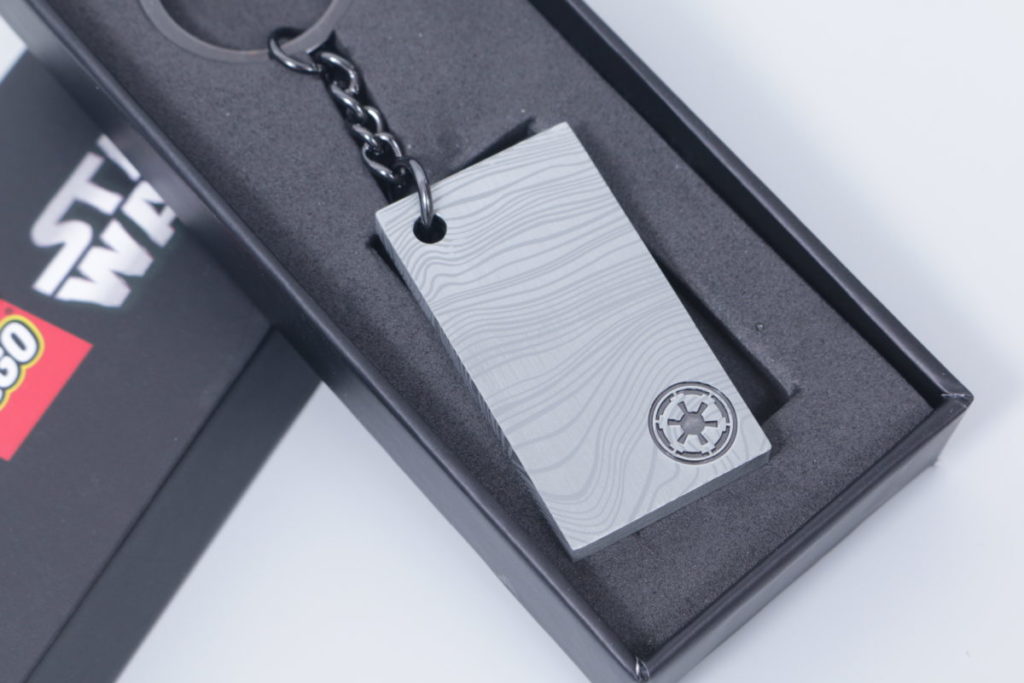LEGO Star Wars 5007403 The Mandalorian Beskar Keyring gift with purchase review 14 1024x683