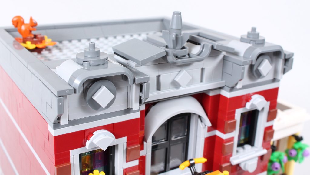 LEGO Icons 10312 Jazz Club review 16 1024x577