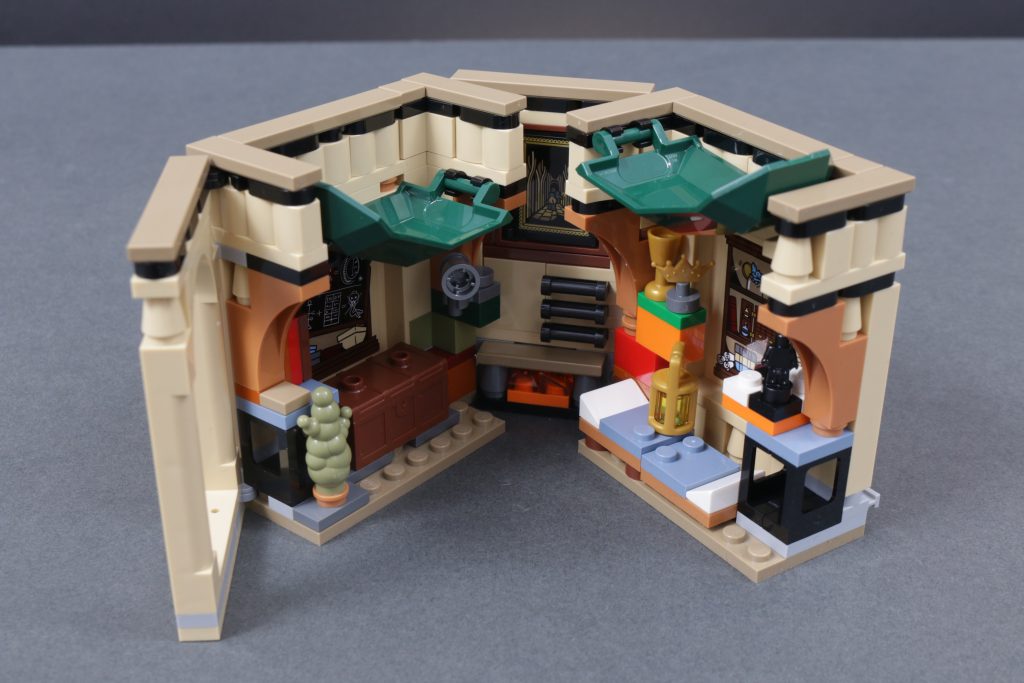 LEGO Harry Potter 40770 Hogwarts Castle Room of Requirement review 10 1024x683