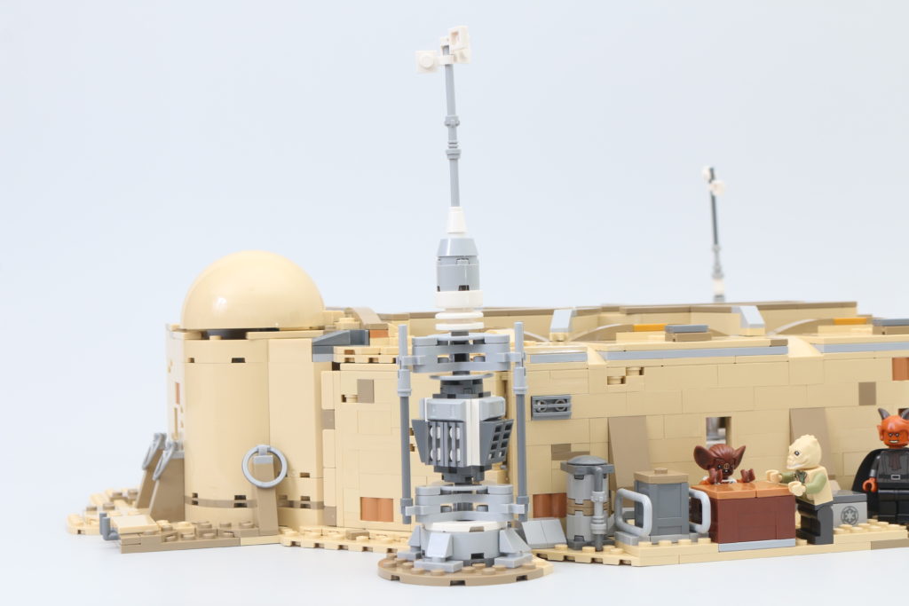LEGO Star Wars 75290 Mos Eisley Cantina review 43
