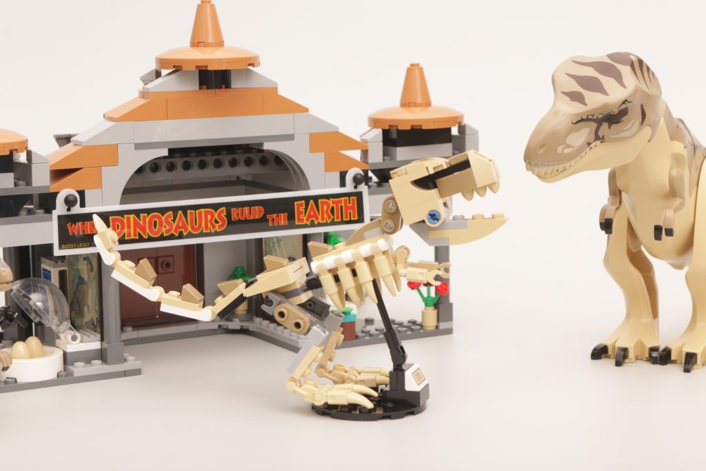 LEGO Jurassic Park 76961 Visitor Centre T. rex Raptor Attack review 22 1024x683
