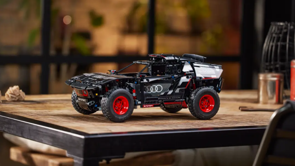 LEGO Technic 42160 Audi R2 Q e tron featured image 1024x576