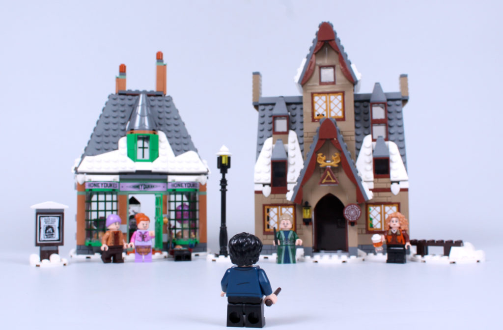 LEGO Harry Potter 76388 Hogsmeade Village Visit review 21