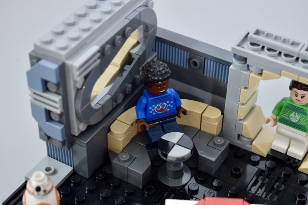 LEGO Star Wars 40658 Millennium Falcon Holiday Diorama Review 29 1024x683