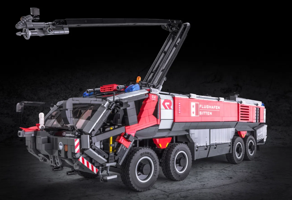 LEGO Ideas AIRPORT FIRETRUCK ROSENBAUER PANTHER 8X8 1