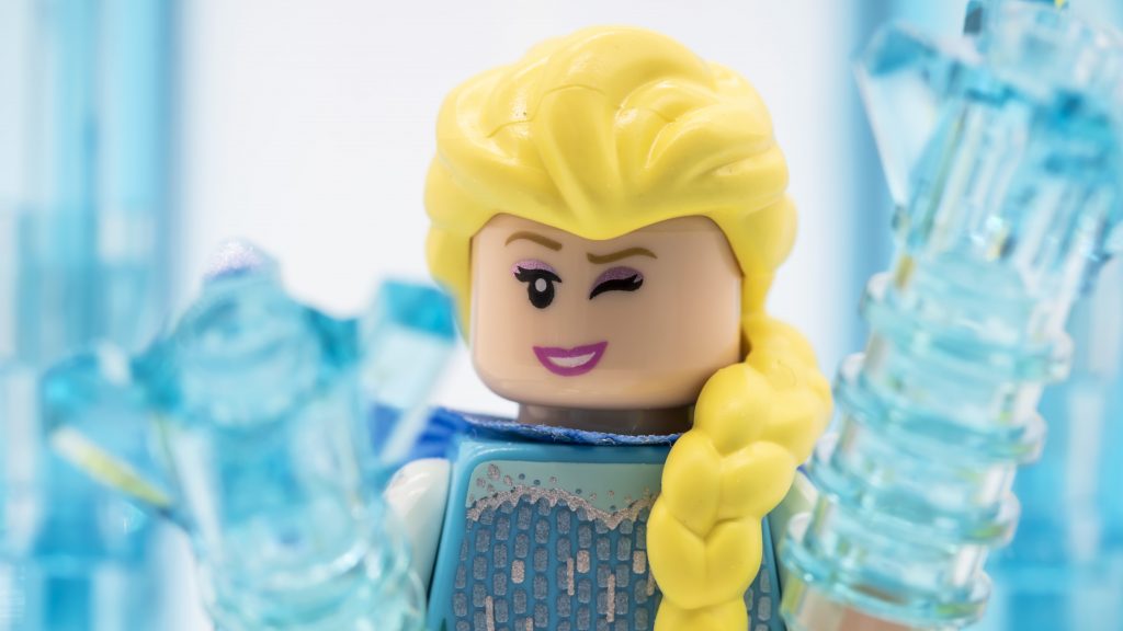 LEGO Disney Collectible Minifigures vignettes: Elsa