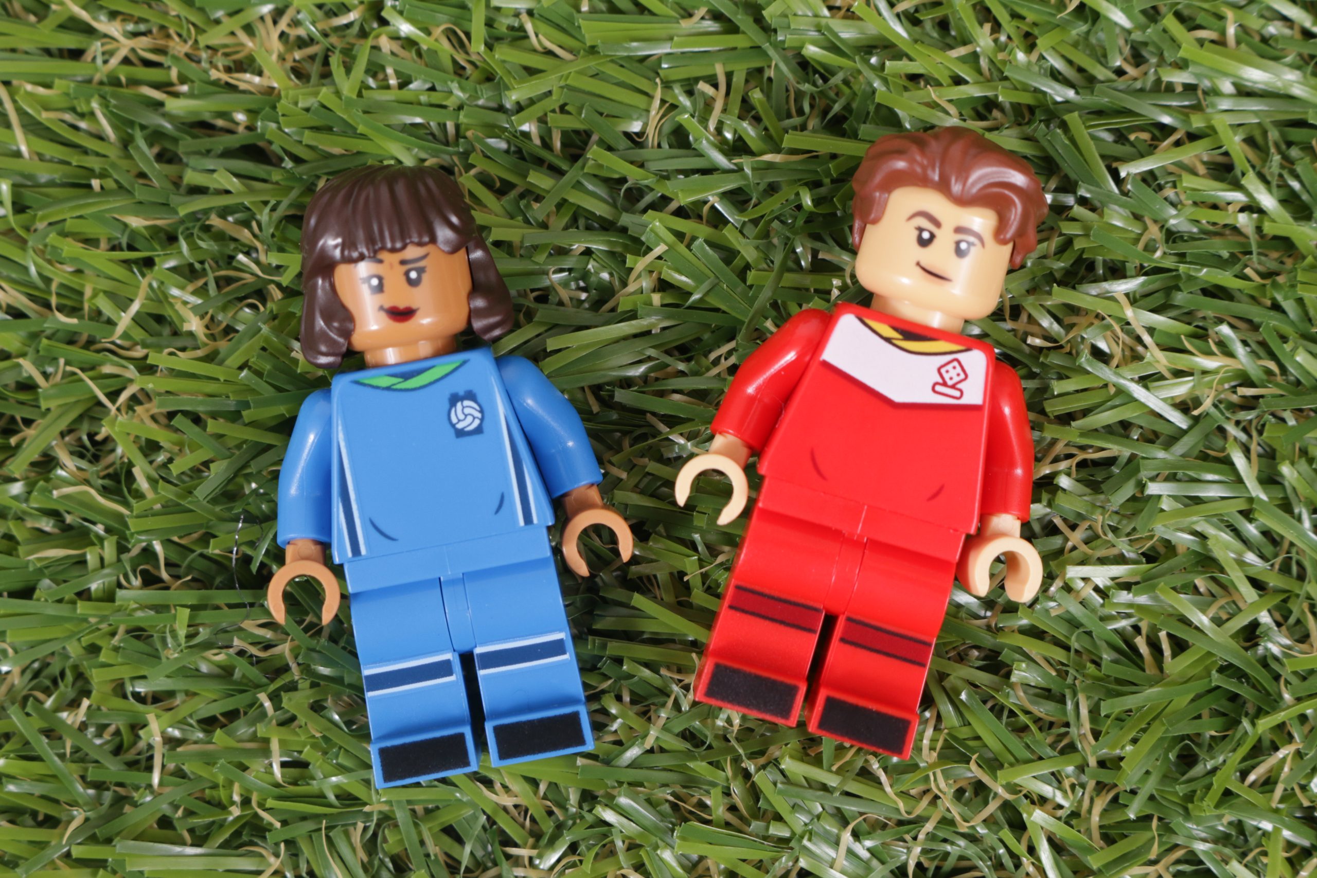 LEGO Ideas 21337 Table Football minifigures and football market comparison 8 scaled
