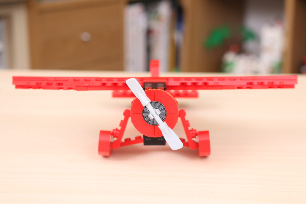 LEGO 40450 Amelia Earhart Tribute GWP review 12