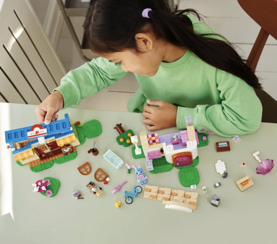 LEGO Animal Crossing 77050 Nooks Cranny Rosies House Lifestyle