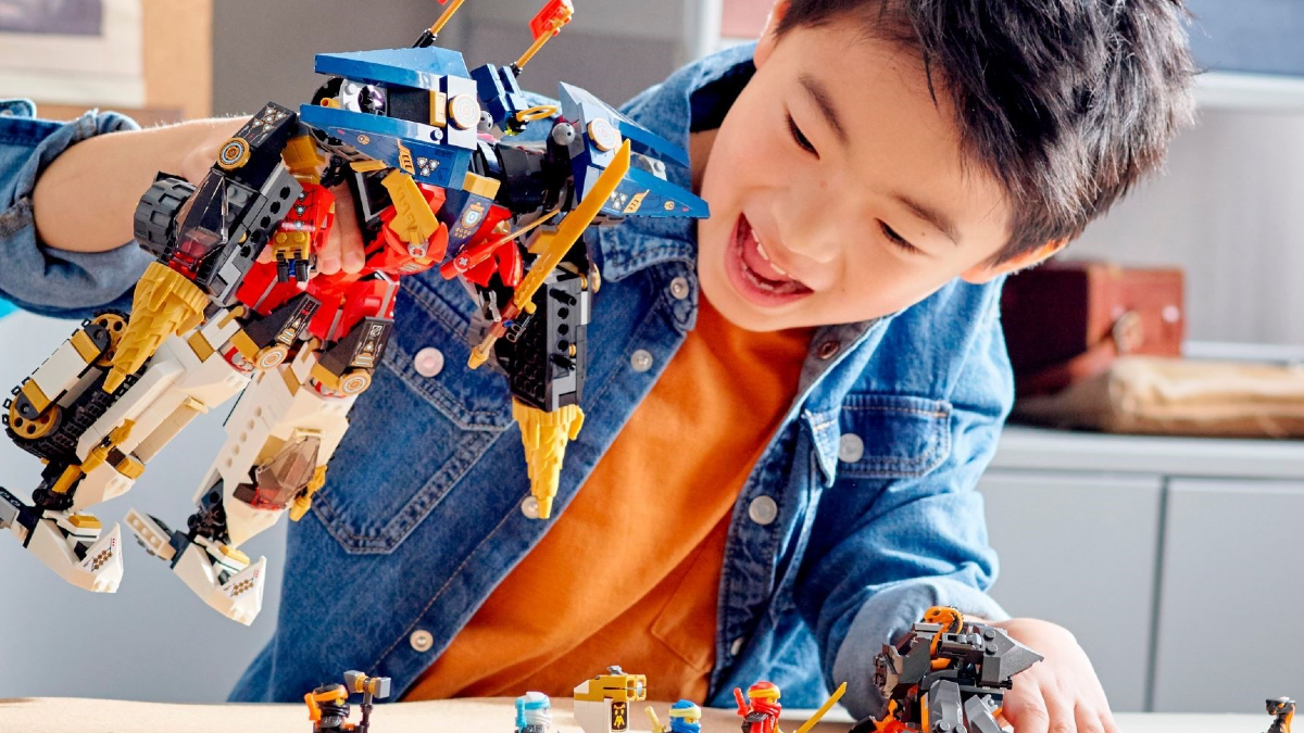 Save 33% on 71765 Ninja Ultra Combo Mech in Zavvi LEGO deals