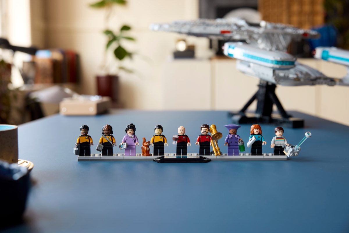 LEGO Icons 10365 U.S.S. Enterprise NCC 1701 D 18 1200x800