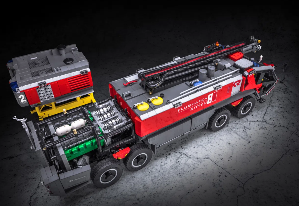 LEGO Ideas AIRPORT FIRETRUCK ROSENBAUER PANTHER 8X8 2