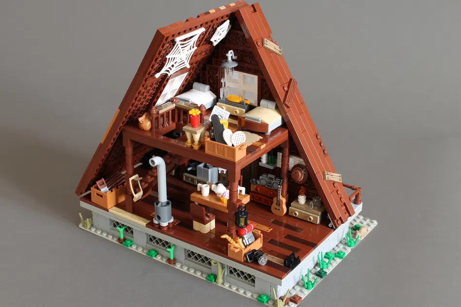 LEGO Ideas A frame cabin interior
