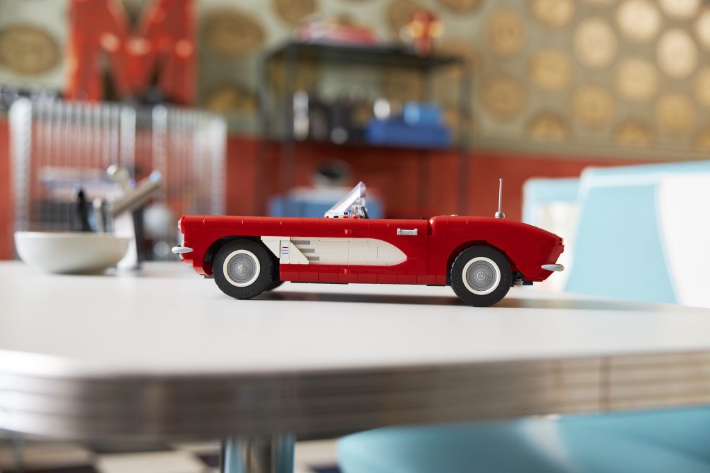 LEGO Icons 10321 Chevrolet Corvette C1 17 1024x683