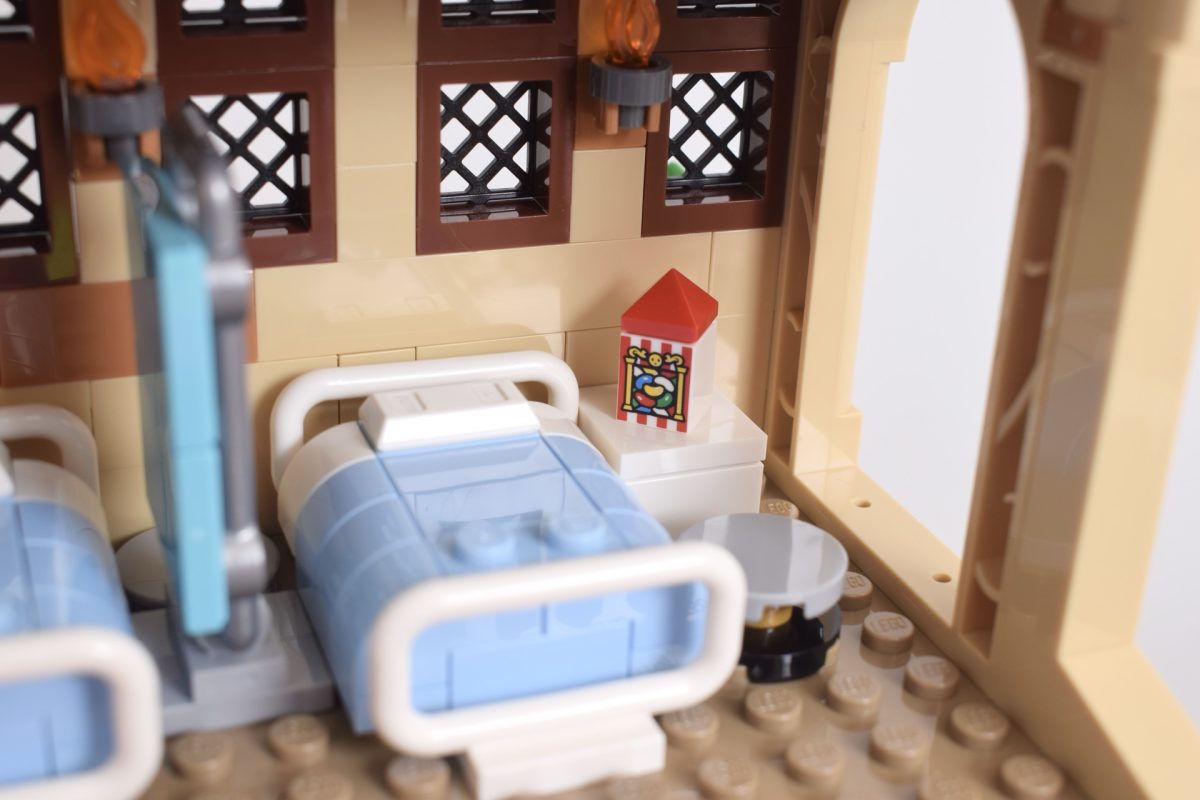 LEGO Harry Potter 76463 Hogwarts Castle Hospital Wing review 17 1 1200x800