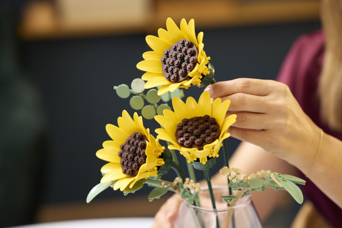 LEGO Botanicals 11502 Sunflower Bouquet 9 1200x800