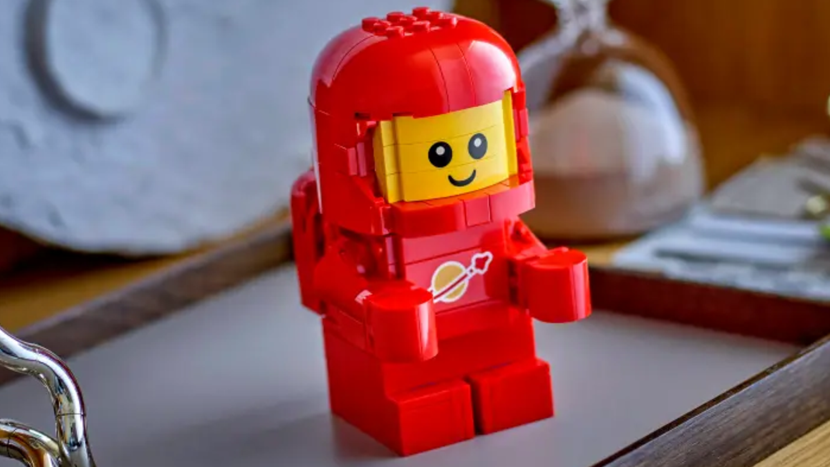Could LEGO Up-Scaled Baby Astronaut GWP be hiding a sneaky surprise?
