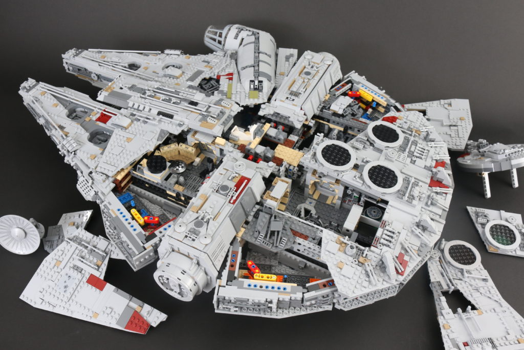 LEGO Star Wars 75192 UCS Ultimate Collectors Series Millennium Falcon review 7
