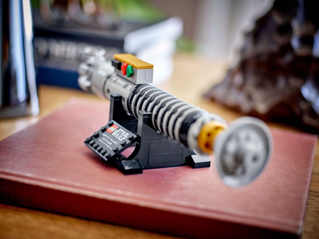 LEGO Star Wars 40730 Luke Skywalkers Lightsaber 6 1024x767