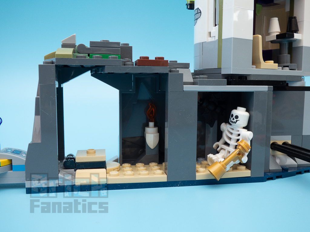 LEGO Hidden Side 70431 The Lighthouse of Darkness 14