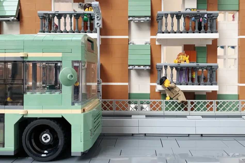 LEGO Ideas Fantozzi Takes The Bus On The Fly 2