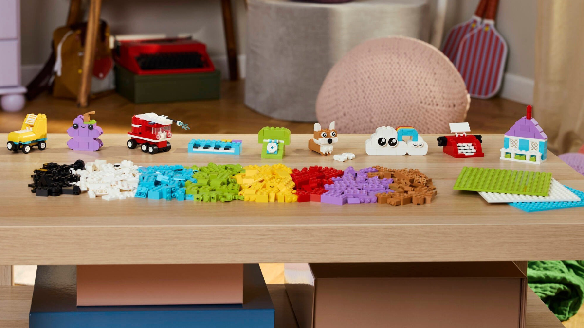 LEGO Classic 11044 Creative Build-and-Play Box featured